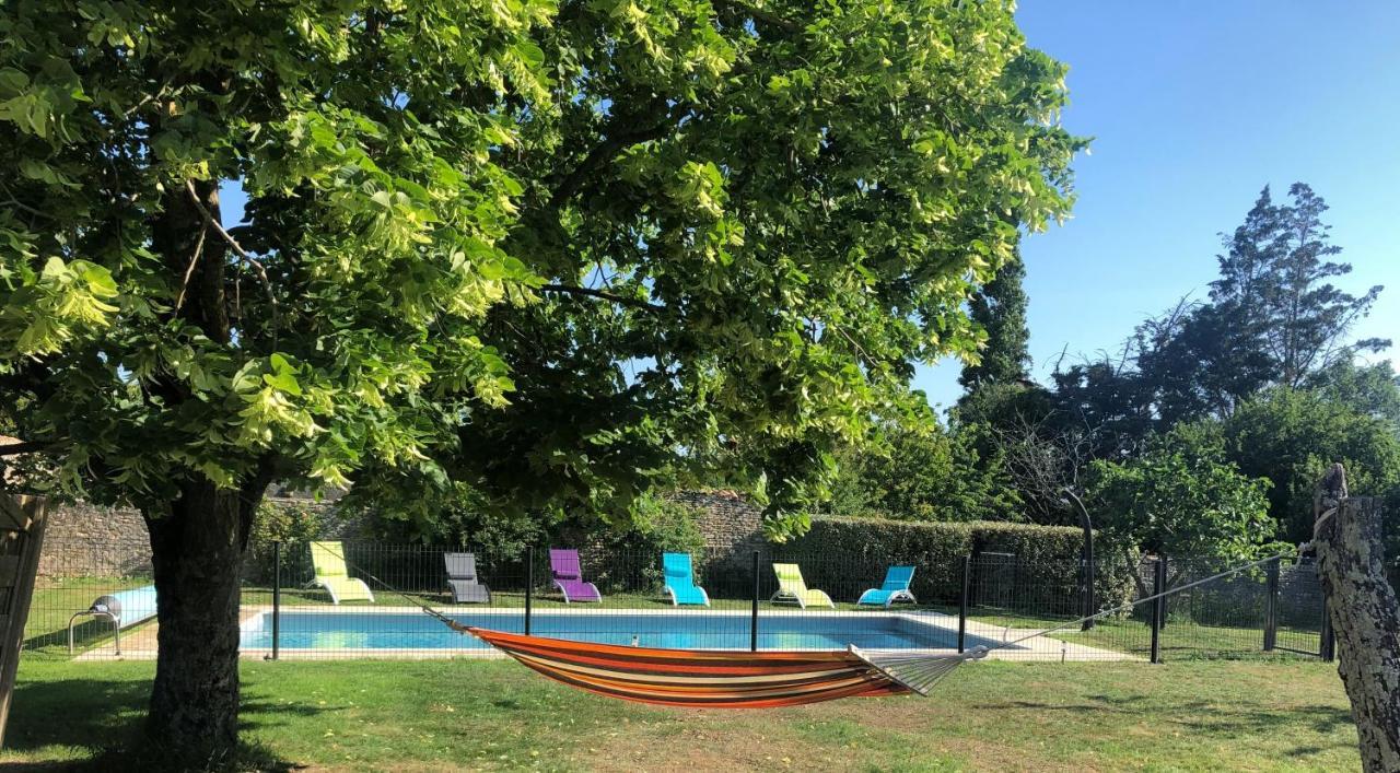 L'Enclos Bleu, Gite - Marais Poitevin Avec Piscine Chauffee Chaille-Les-Marais ภายนอก รูปภาพ