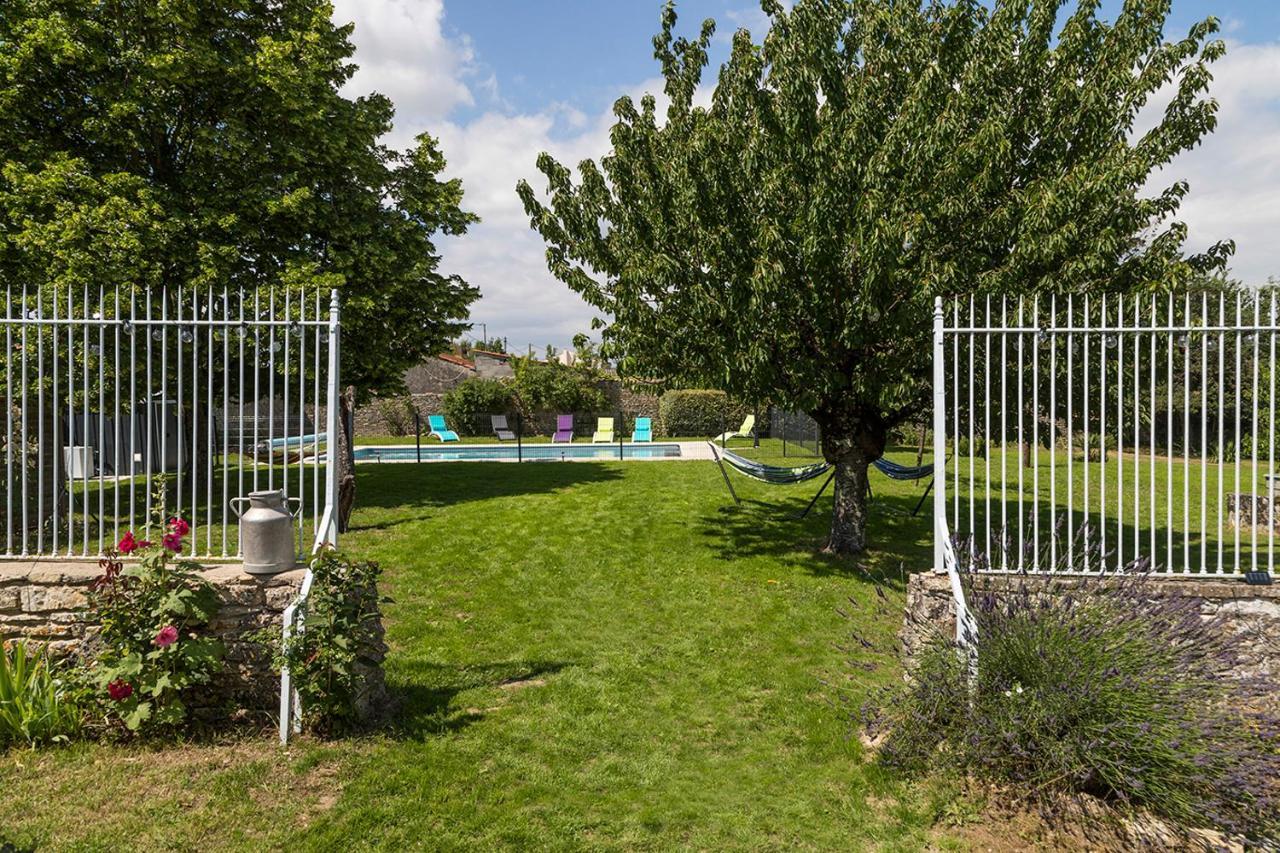 L'Enclos Bleu, Gite - Marais Poitevin Avec Piscine Chauffee Chaille-Les-Marais ภายนอก รูปภาพ