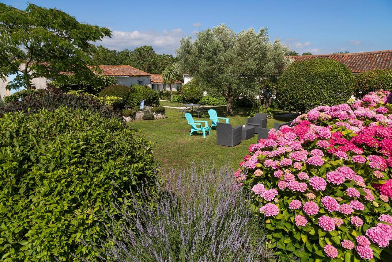 L'Enclos Bleu, Gite - Marais Poitevin Avec Piscine Chauffee Chaille-Les-Marais ภายนอก รูปภาพ