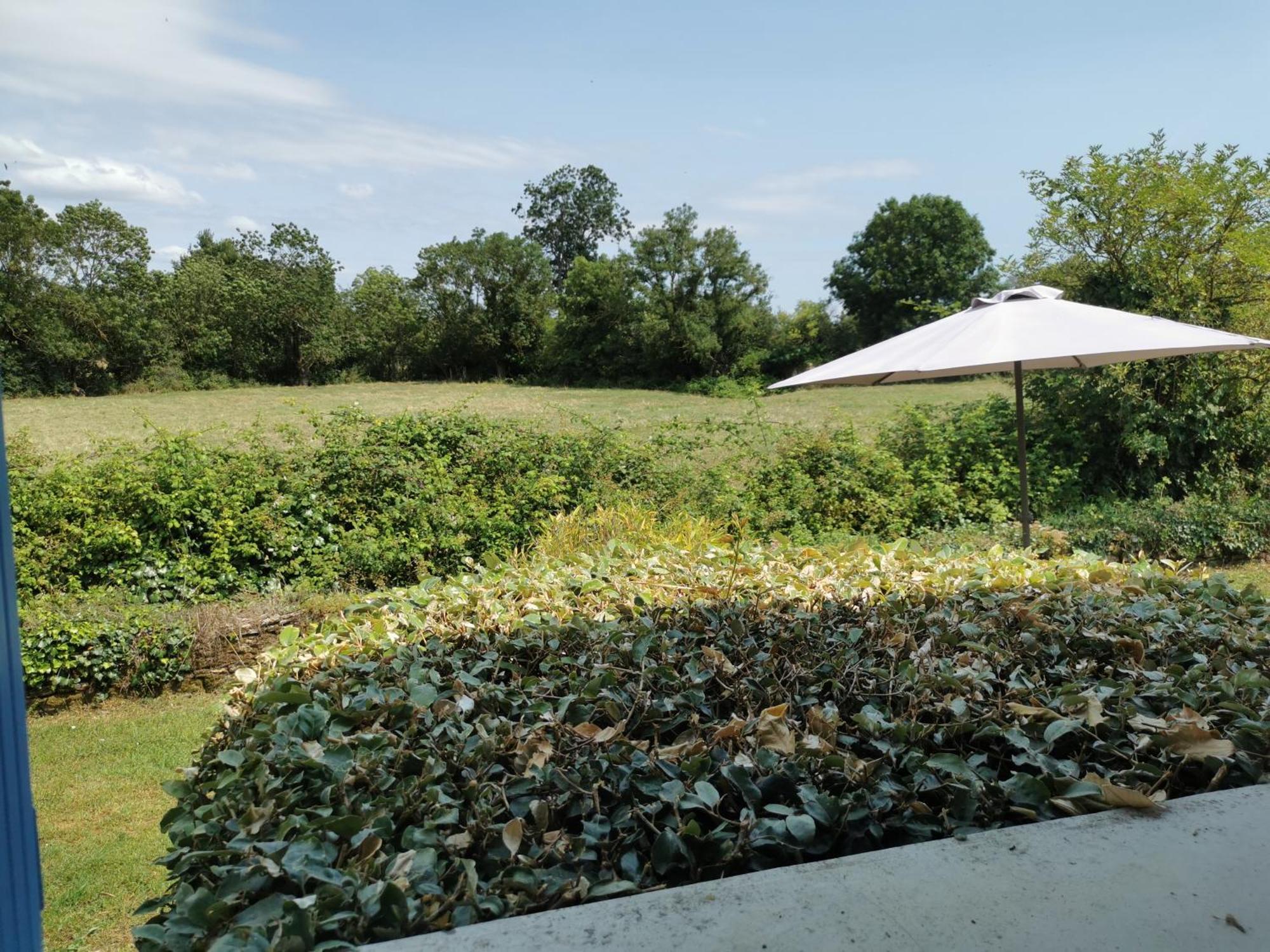 L'Enclos Bleu, Gite - Marais Poitevin Avec Piscine Chauffee Chaille-Les-Marais ภายนอก รูปภาพ